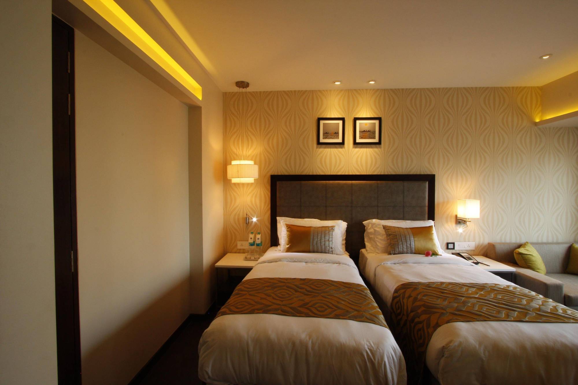 The Sahil Hotel Mumbai Zimmer foto